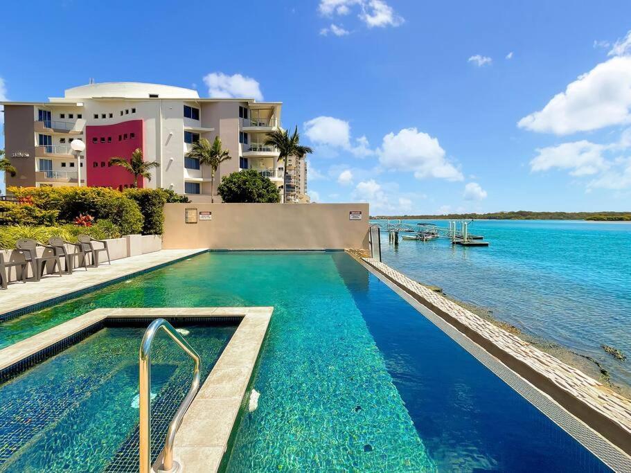 Relaxing Escape: Pool, Tennis Court, Garden Terrace & Water Views Apartment Maroochydore Exterior photo